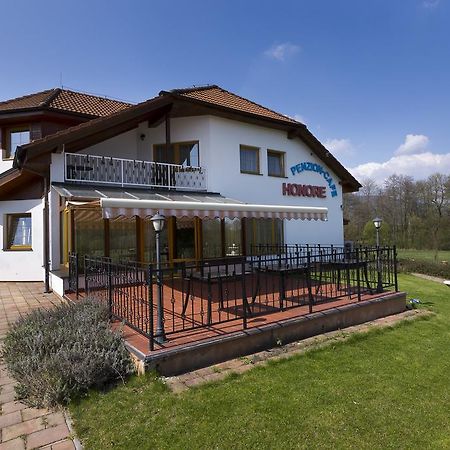 Penzion Honore Depoltovice Exterior photo