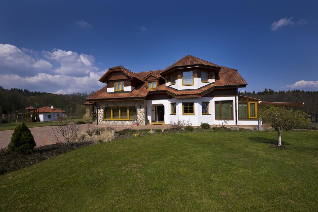 Penzion Honore Depoltovice Exterior photo